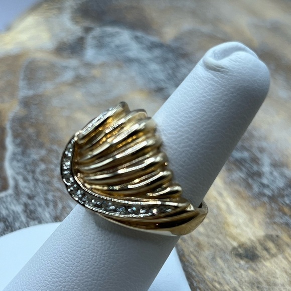 Elegant Gold Rhinestones Knot Swirl Ring 18K HGE Vintage Size 6 - Picture 2 of 15